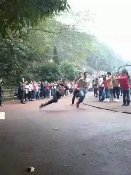 速度  中文网络风尚图片